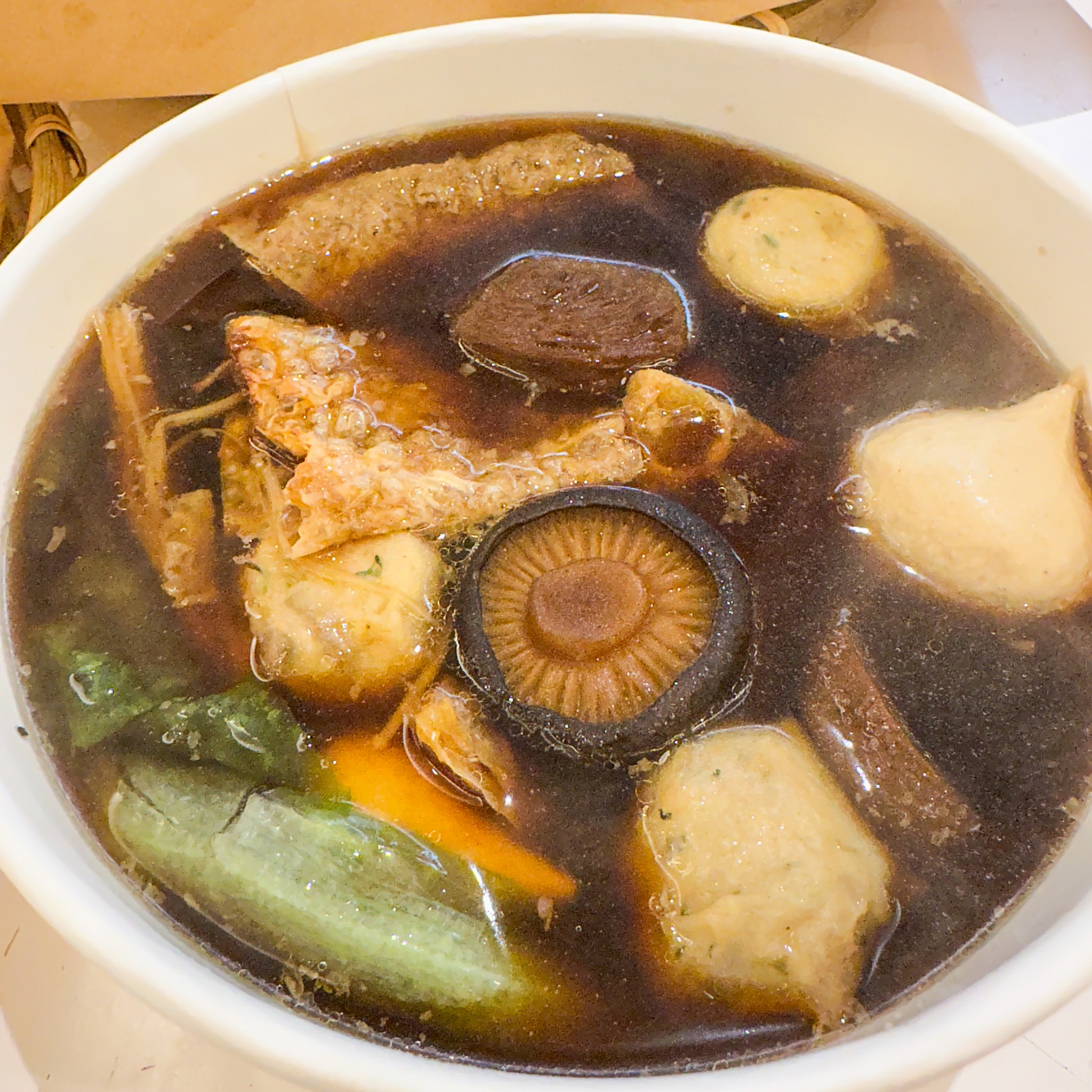 沙巴美食推薦|不可錯過的道地美食攻略,吃遍海鮮、椰漿飯、肉骨茶! - 哈旅行部落格